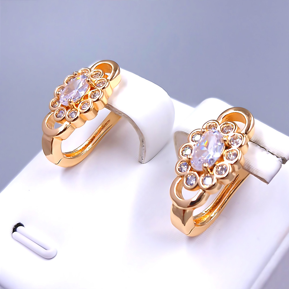 Сережки XР M&L. Позолота 18К. Камені: білий циркон. Довжина: 19 мм. Ширина: 9 мм.