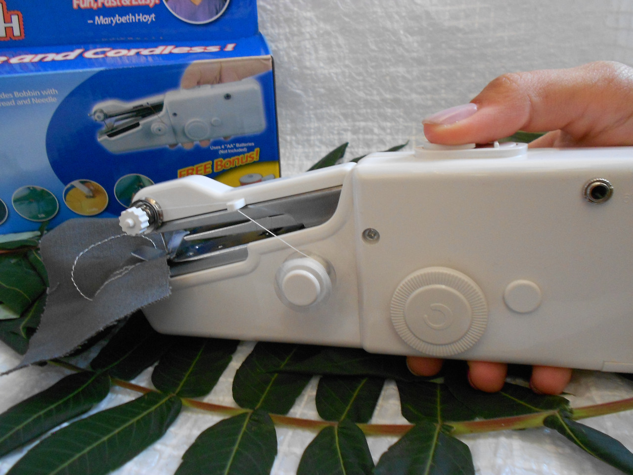Швейная мини-машинка HANDY STITCH, ручная швейная машинка BAN - фото 5 - id-p1797370834