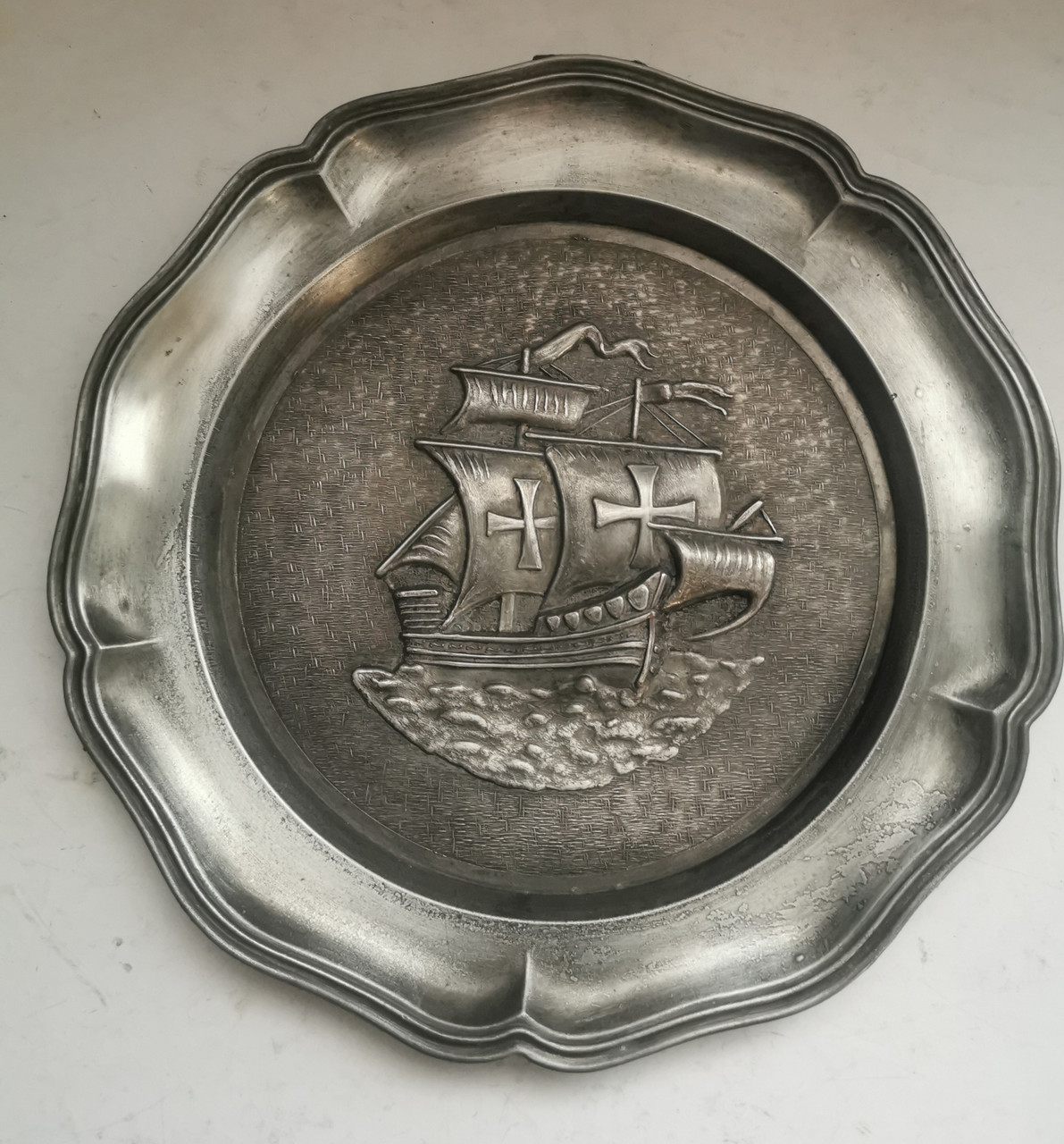 Настінна олов'яна тарілка, панно Корабель, фото 1