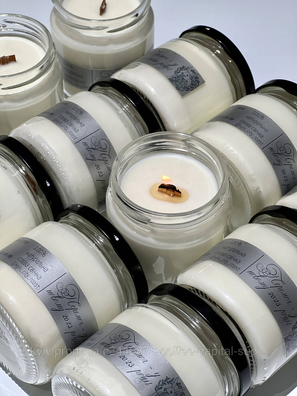 Натуральна соєва ароматична свічка аромат Цитрон-Мандарин 200 мл з дерев'яним гнотом в скляному свічнику з кришкою