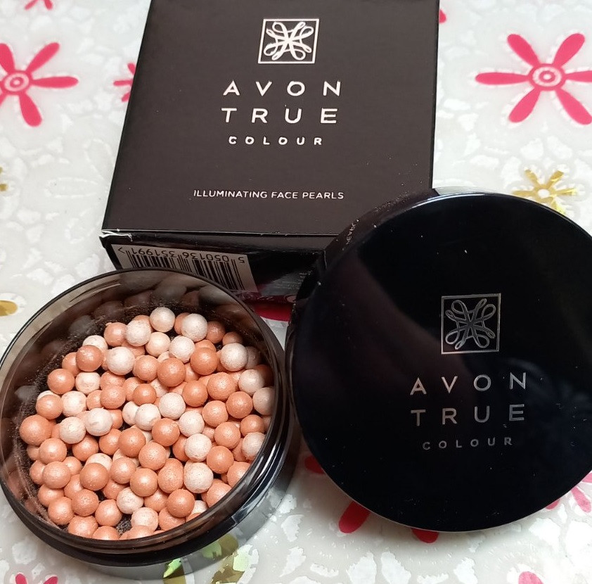 Пудра-кульки для обличчя з сяючим ефектом /Ніжне сяйво Avon True Color  22 г