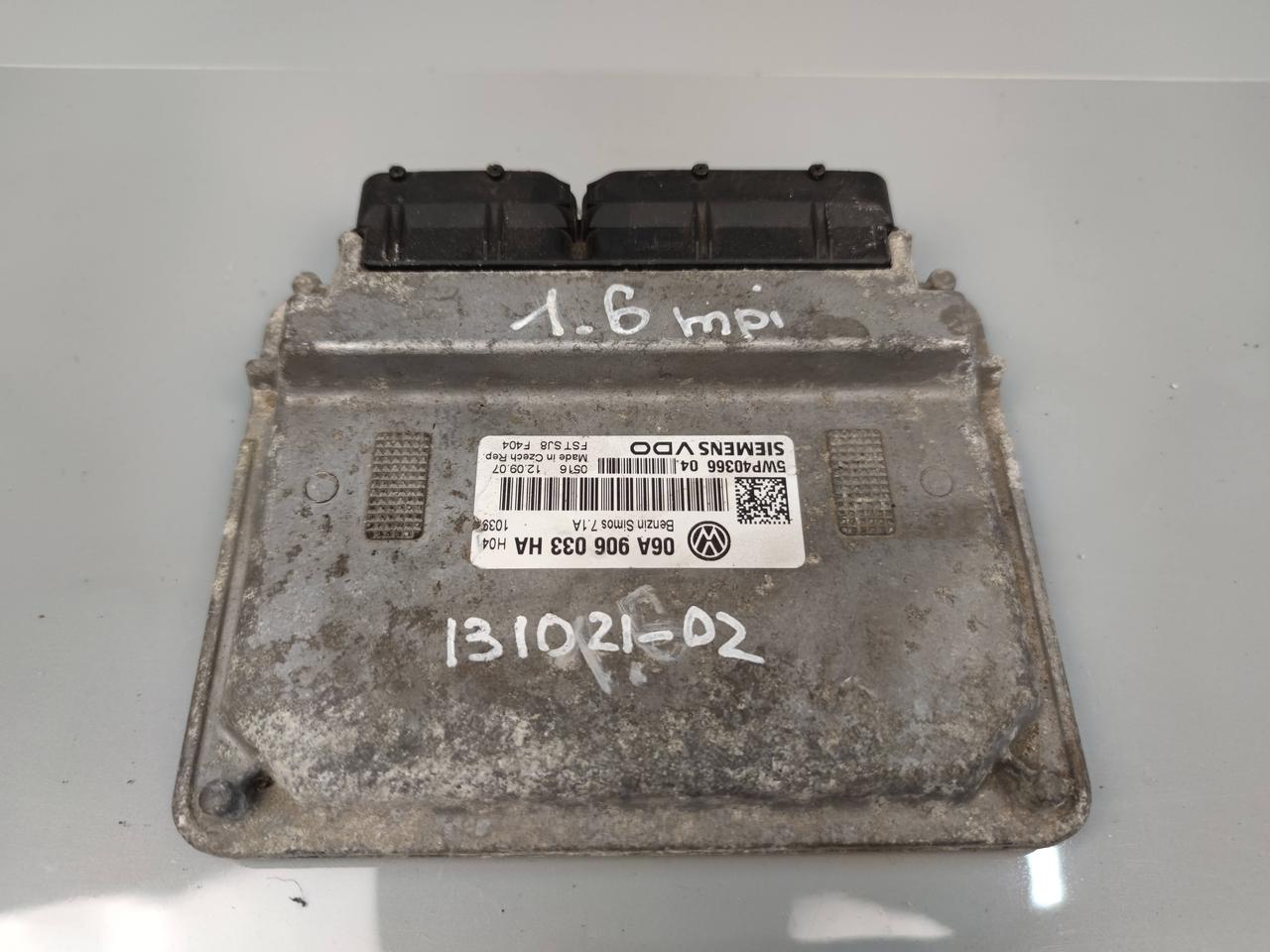 Блок керування двигуном ебу SKODA OCTAVIA A5 06A906033HA
