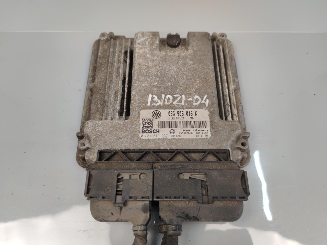 Блок керування двигуном 03G906016K SKODA OCTAVIA A5