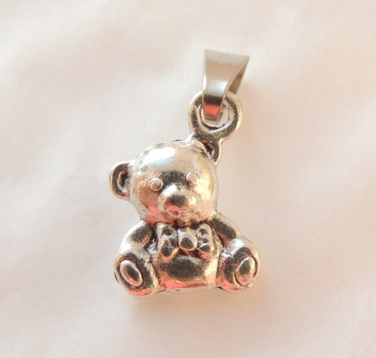 Кулон підвіска Liresmina Jewelry Ведмедик 1.3 см cріблястий