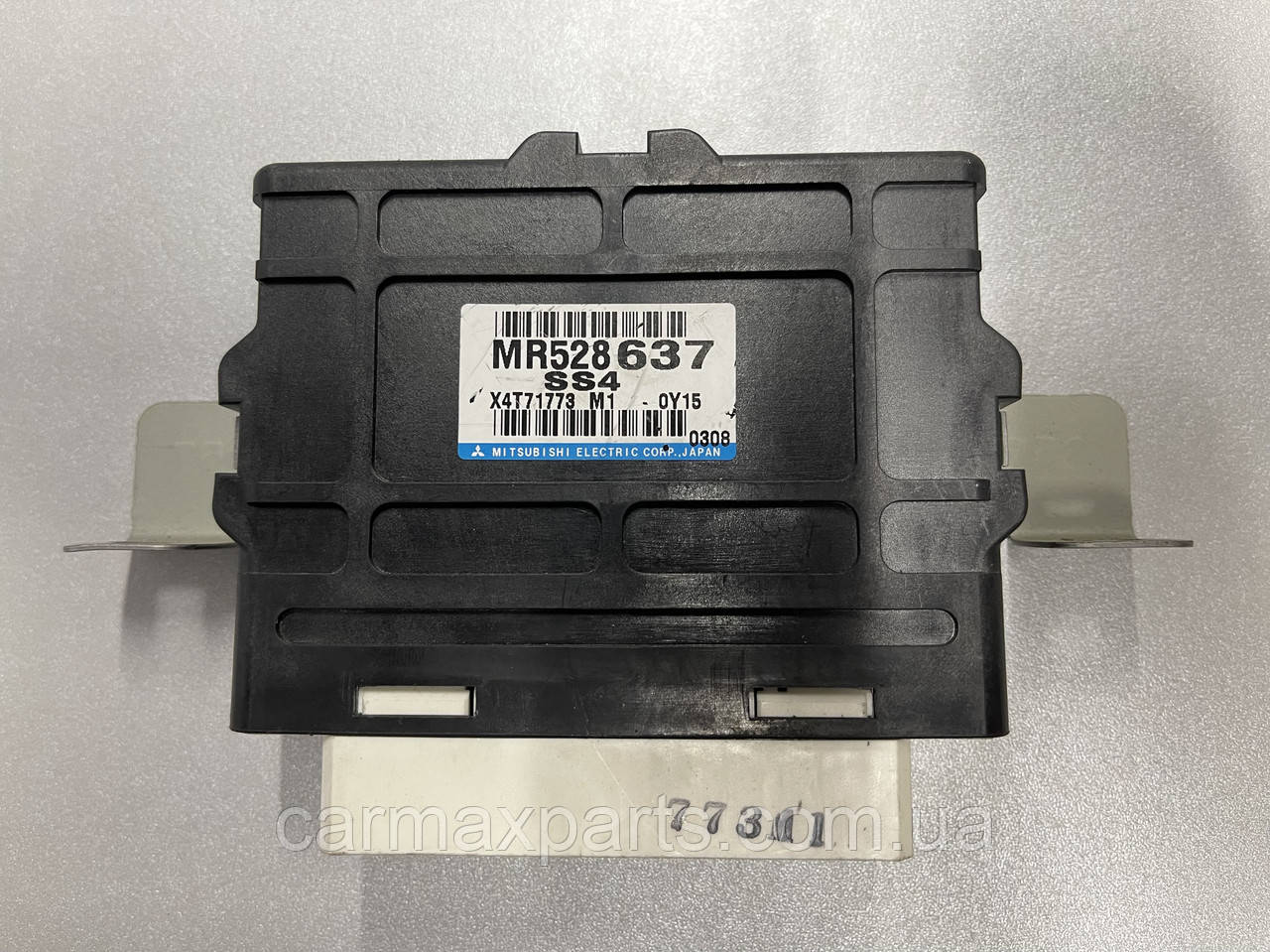 Блок керування індикацією повного привода 4WD Mitsubishi Pajero Wagon III 2000-2007 MR528637