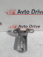 Нижняя петля задней правой двери Toyota Avensis T25 2003-2008 год