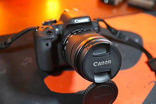 Дзеркальний фотоапарат Canon EOS 750D WiFi + Об'єктив 18-135 STM Дзеркалка.Комплект. Б\У