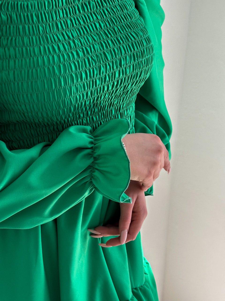Зеленое нежное женское платье с длинным рукавом и воланами, летнее платье софт цвет трава - фото 5 - id-p1656570243