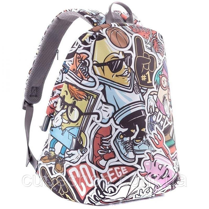 Міський рюкзак антизлодій XD Design Bobby Soft'' Art Graffiti