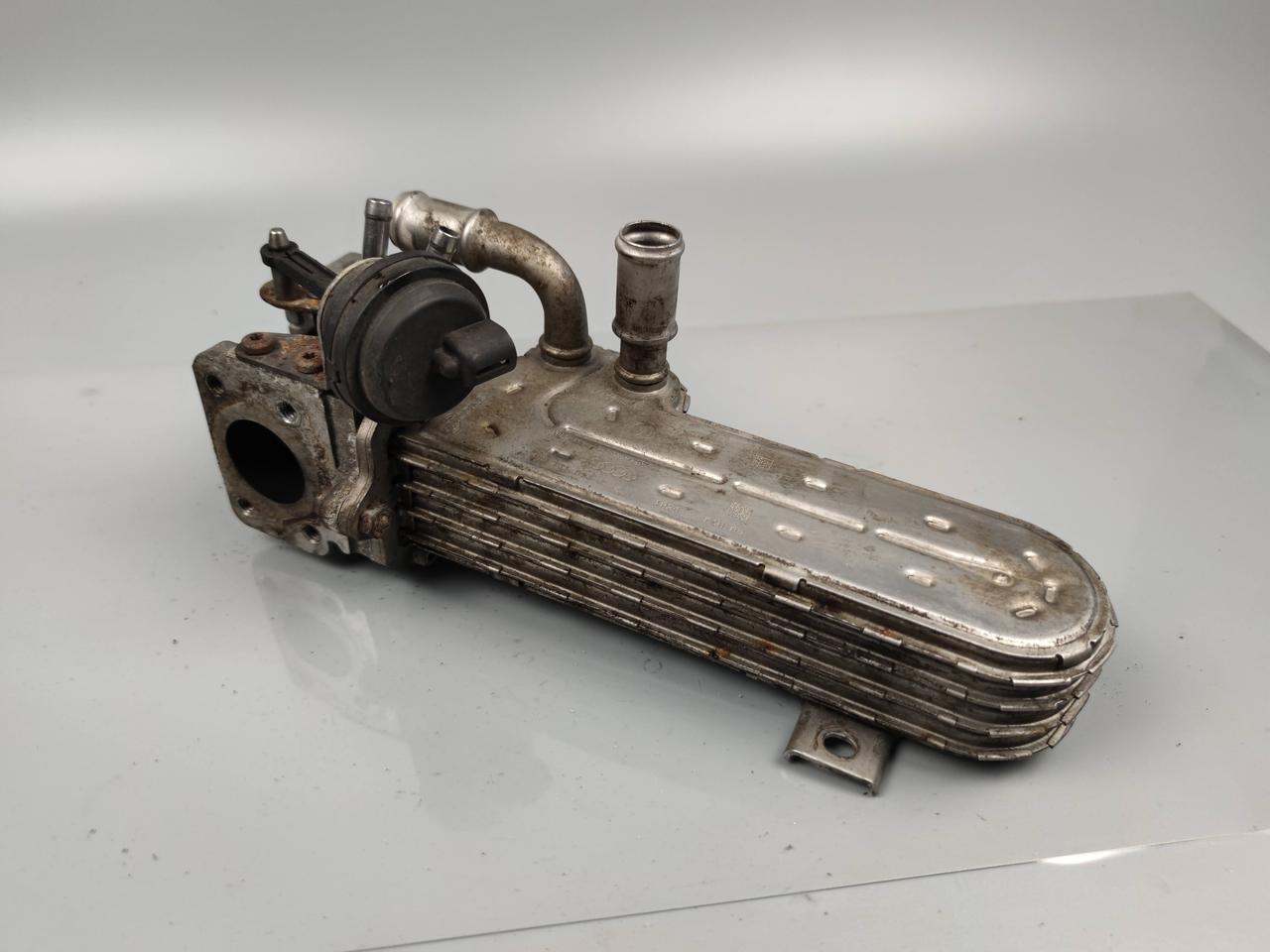 Охолоджувач відпрацьованих газів клапан EGR Skoda Octavia A5 03G131513J