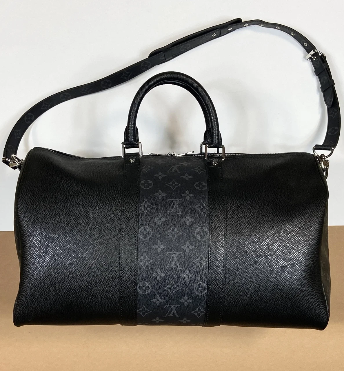 Сумка Louis Vuitton Keepall (Луї Віттон Кепал)