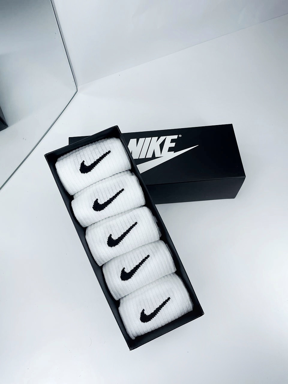 Високі чоловічі Шкарпетки Nike / найк - Білі - Подарунковий набір у коробці 5 пар
