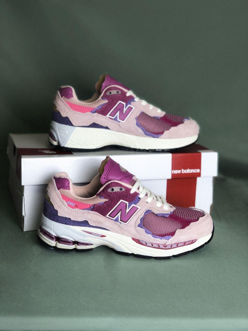 Жіночі кросівки New Balance 2002R Pink Violet (рожеві з фіолетовим) яскраві весняні модні кроси 7475 топ, фото 1