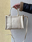 Жіноча сумка шопер подарункова Marc Jacobs The Tote Bag Mini Cream (кремова) KIS 02138 з короткими ручками топ, фото 10