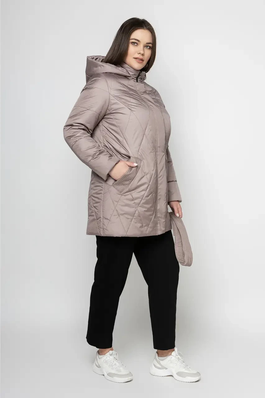 Жіноча демісезонна куртка під пояс із капюшоном розміри 46-58