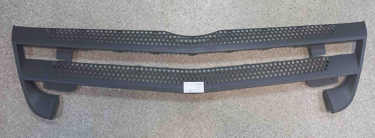 Решітка нижня Mercedes Actros MP4 EURO 6 сіра