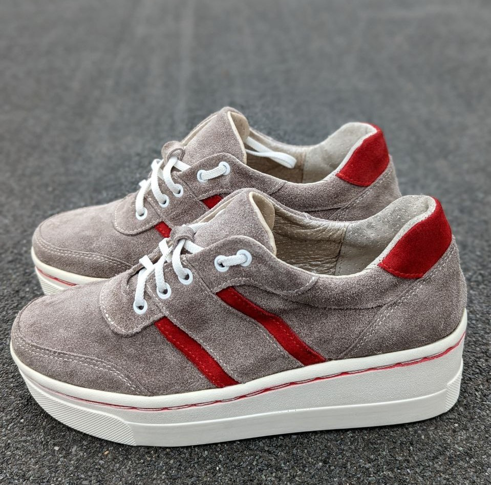 STTOPA Размер 37,40. Кроссовки из натуральной кожи кожаные. 142-3641 Бежевые Красные, фото 1