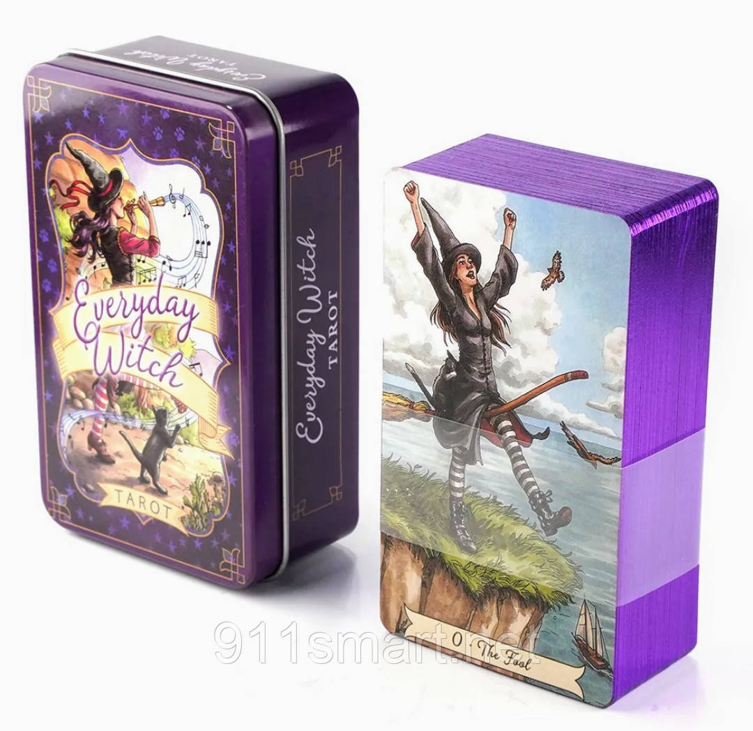 Картки Таро Відьма щодня (Everyday Witch Tarot) у бляшаній коробочці з кольоровим зрізом.