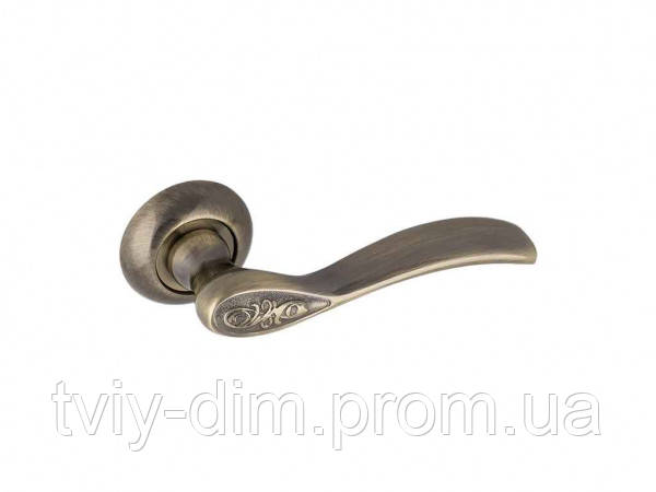 Ручка дверна на розеті бронза 15-137-001 АВ ТМFZB (код 1439345)