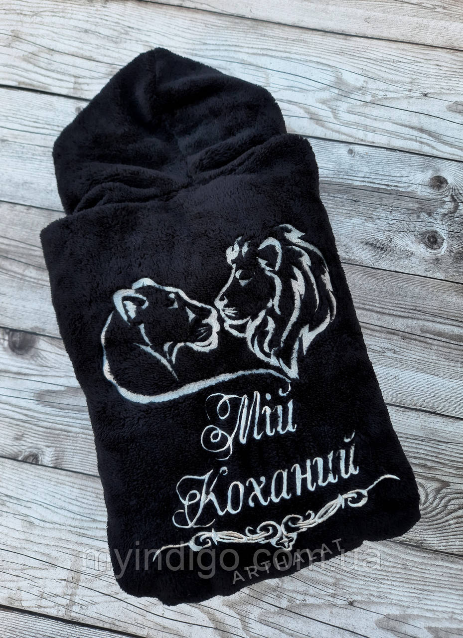 Чоловічий халат з індивідуальною вишивкою "Lion Family"