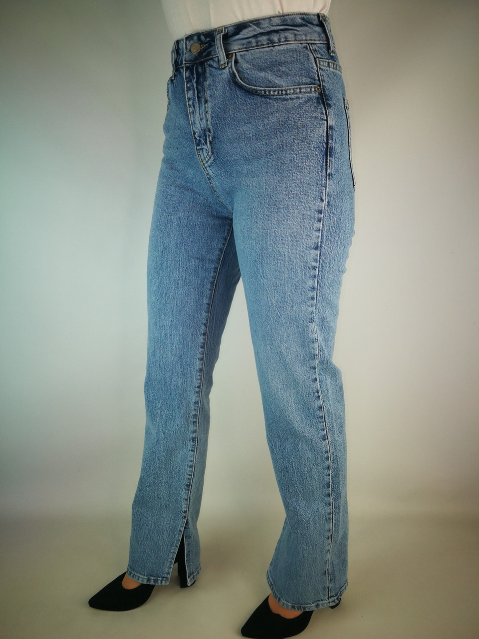 Жіночі джинси з поясом