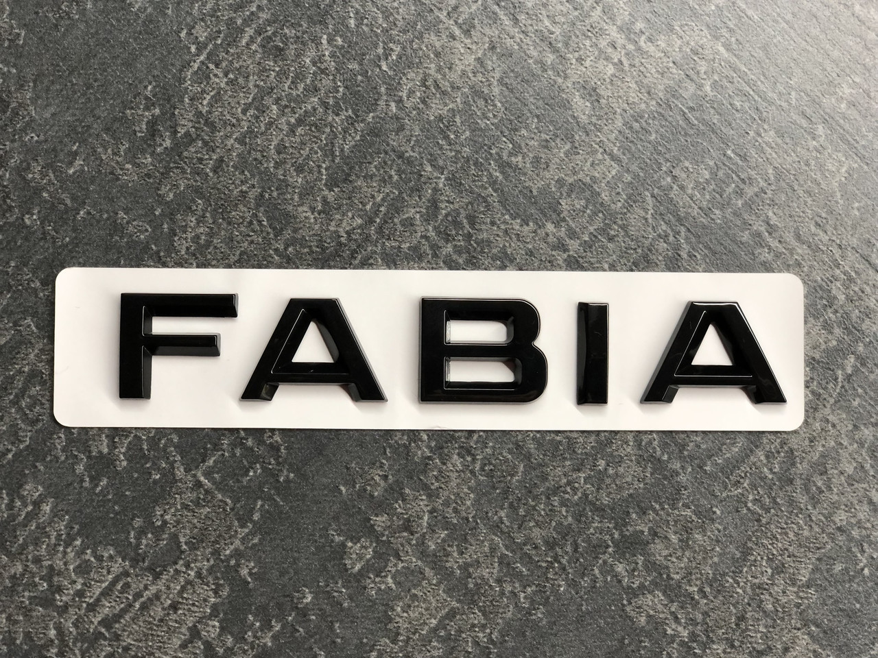 Автологотип шильдик напис Fabia 3 black edition на кришку багажника