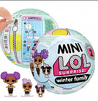 Ігровий набір з ляльками LОЛ Міні сім'я зимова LOL Surprise Mini Winter Family with Doll, Lil Sis and Pet