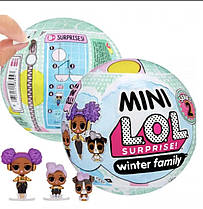 Ігровий набір з ляльками LОЛ Міні сім'я зимова LOL Surprise Mini Winter Family with Doll, Lil Sis and Pet