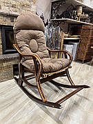 Крісло-гойдалка плетена з лози
