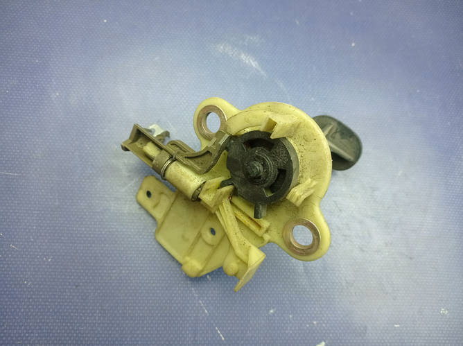 Купить Замок Багажника кнопка багажника Рено Лагуна 1 Хечбек Без ...