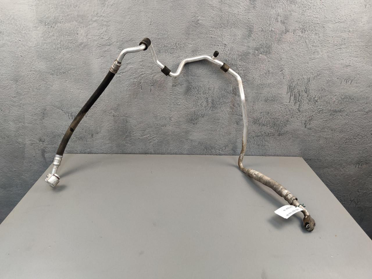 Трубка кондиціонера випарник 1k0820743BT SKODA OCTAVIA A5