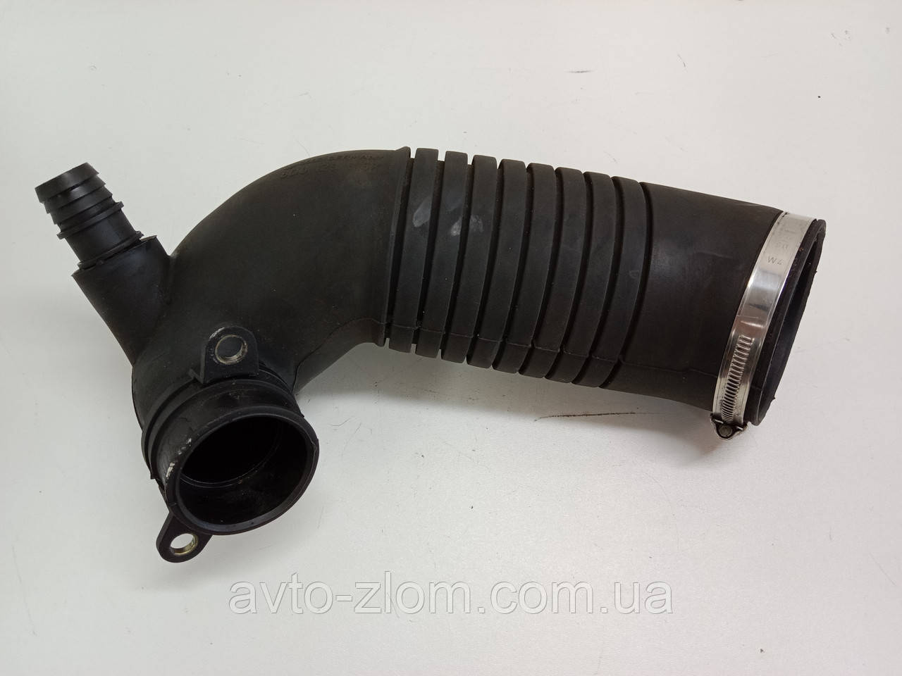 Патрубок повітряного фільтра, турбіни Volkswagen Passat B5, Пасат Б5 1,9 TDI. 8D0129615K.