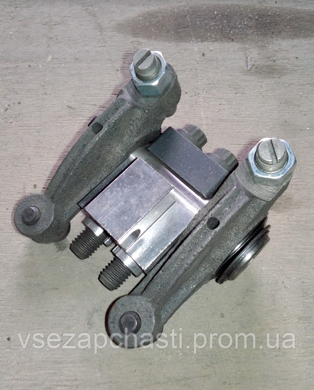 Коромисло в збірку (рокер) C3934921