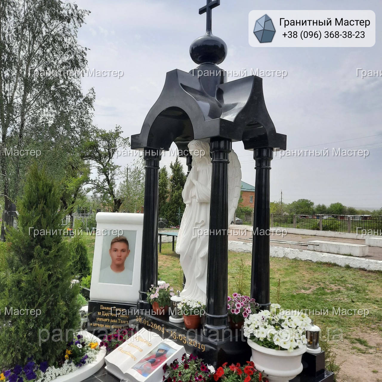 Пам'ятник чоловікові у вигляді каплиці зі скульптурою №13, фото 1