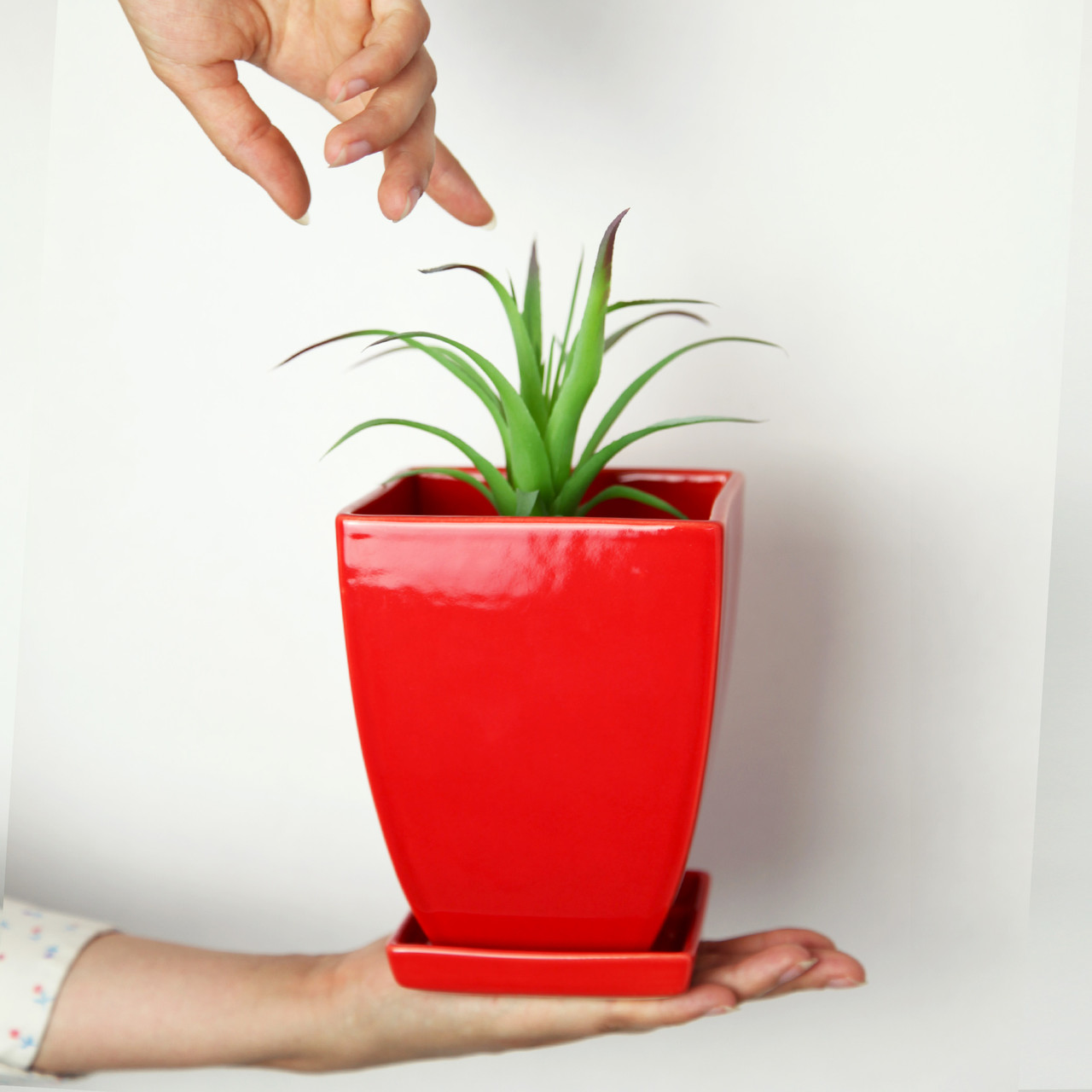 Горщик вазонок для квітів 1,1 л, h-14 см, d-11 см  "Конус чотирикутний" червоний, фото 1