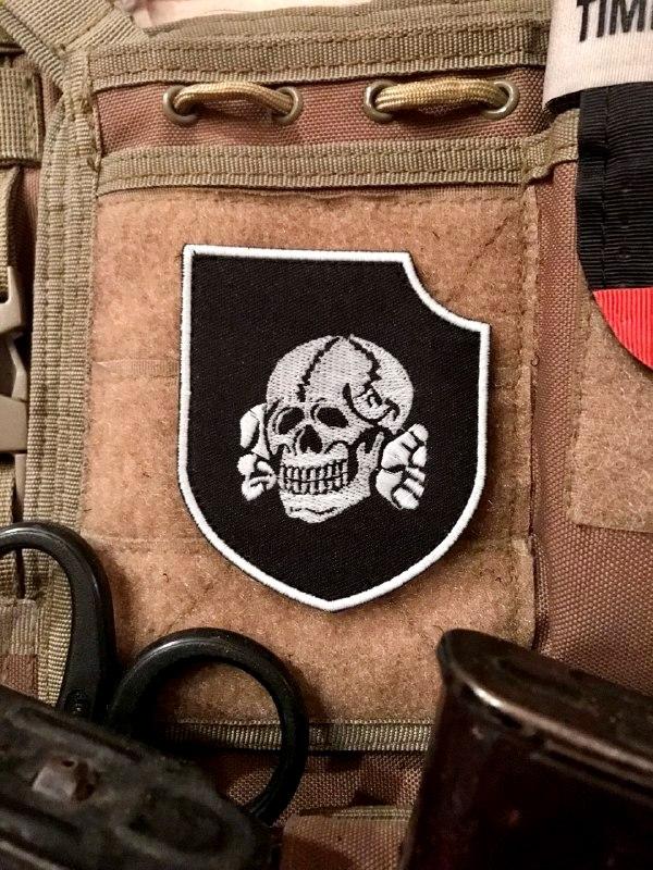 Шеврон «Голова Адама на щиті»bk/gl., фото 1