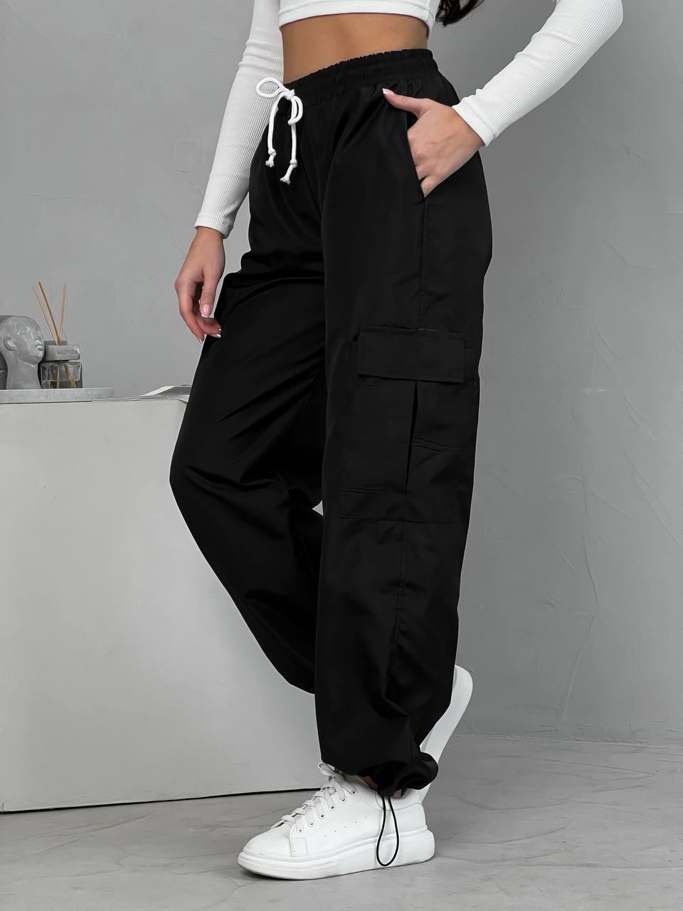 Женские спортивные штаны карго из плащевки, по бокам и снизу два кармана с фиксатором - фото 2 - id-p1753709184