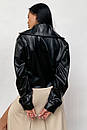 Молодіжна модна коротка молочна куртка з екошкіри з відкладним коміром 42 44 46 48 розміри, фото 5