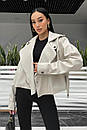 Молодіжна модна коротка чорна куртка з екошкіри з відкладним коміром 42 44 46 48 розміри, фото 10