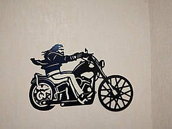 Панно на стіну "Байкер" декоративна фігура з металу.