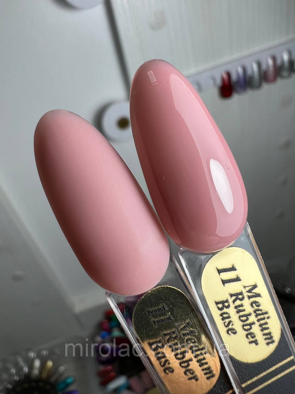 11 MEDIUM Rubber Base 30гр. — Купить Недорого на Bigl.ua (1801831783)