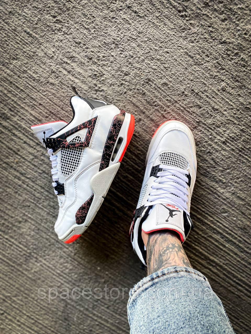 Space jam hotsell jordan 4