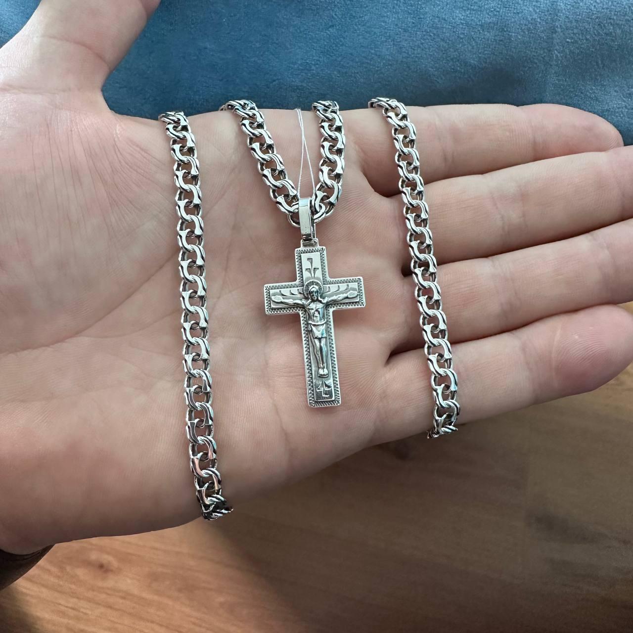 Серебряная цепочка мужская с крестиком: особенности на сайте магазина Family Jewelry