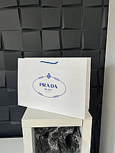Подарункові пакети відомого бренда prada