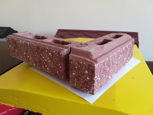 Цегла КАЯ для забору і підмурівки червона