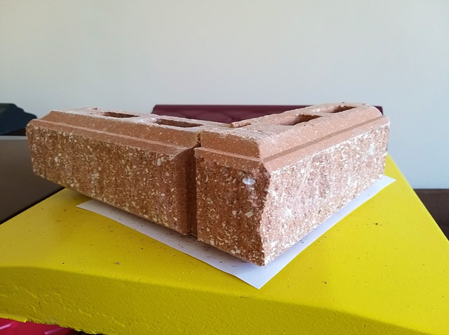 Цегла КАЯ для стовпів огорожі і підмурівки персикова