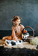 Дитяча літня коричнева квітчата тоненька сукня з довгим рукавом міді на зав'язці на спинці