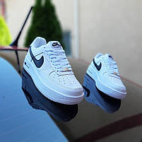 Кросівки жіночі весна літо білі з чорним Nike Air Force 1. Кросівки низькі жіночі білі Найк Аїр Форс 1, фото 4