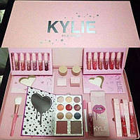 Набор подарочный KYLIE розовый | Подарочный набор декоративной косметики | Косметика Кайли Дженнер