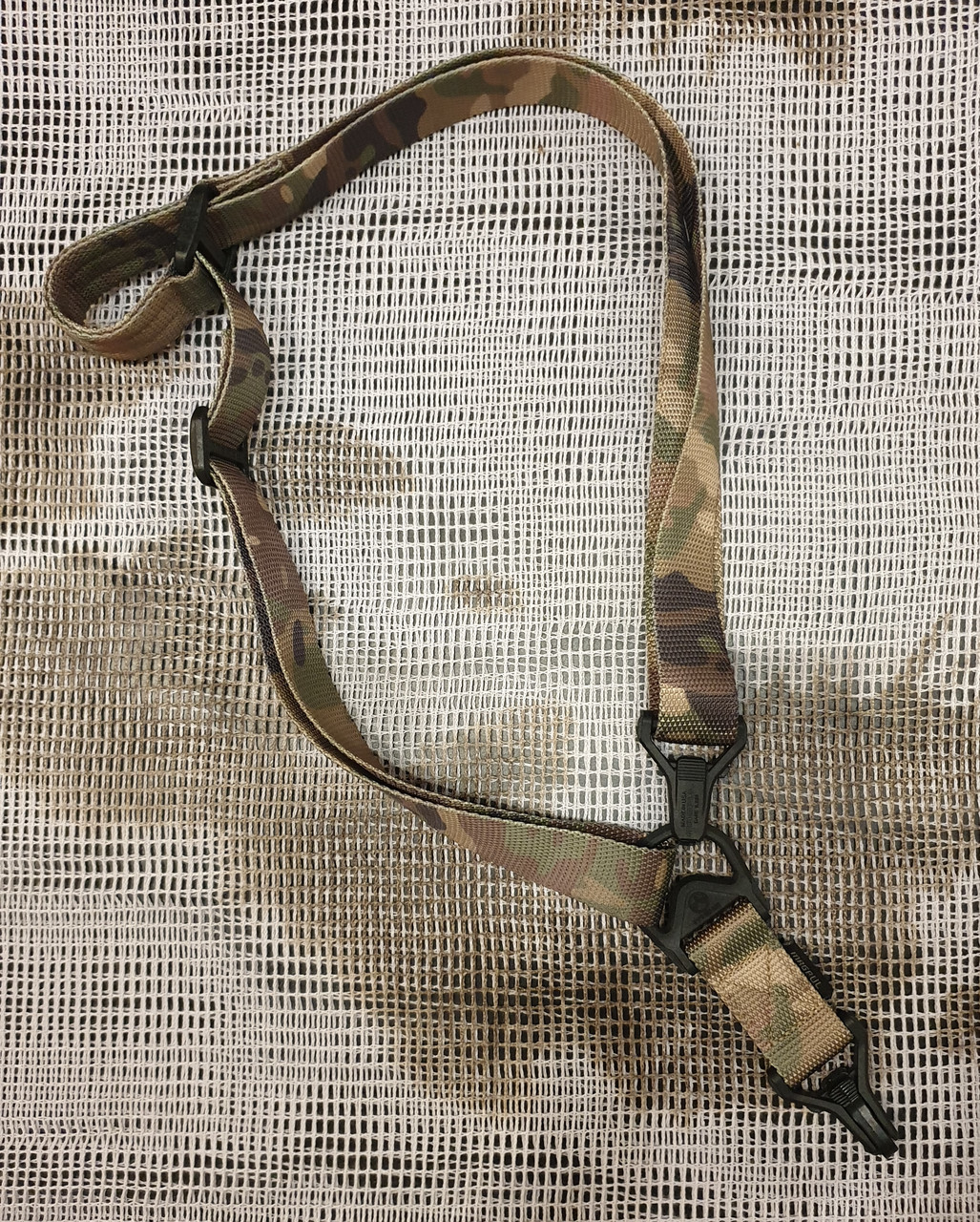 Одне — Двоточковий збройовий тактичний ремінь Magpul MS3 Sling мультикам.